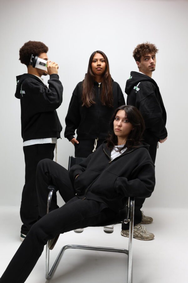 Z Black-001